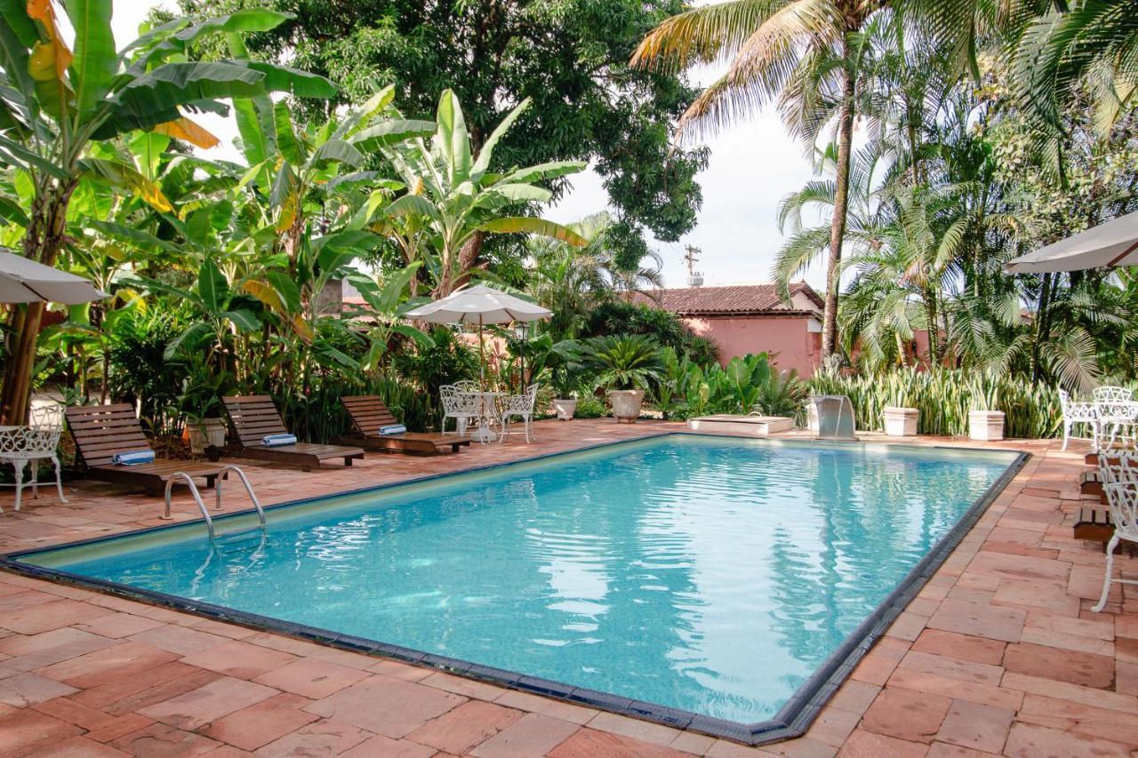 Pouse No Jardim Hotel ปิเรนนอโปลิส ภายนอก รูปภาพ