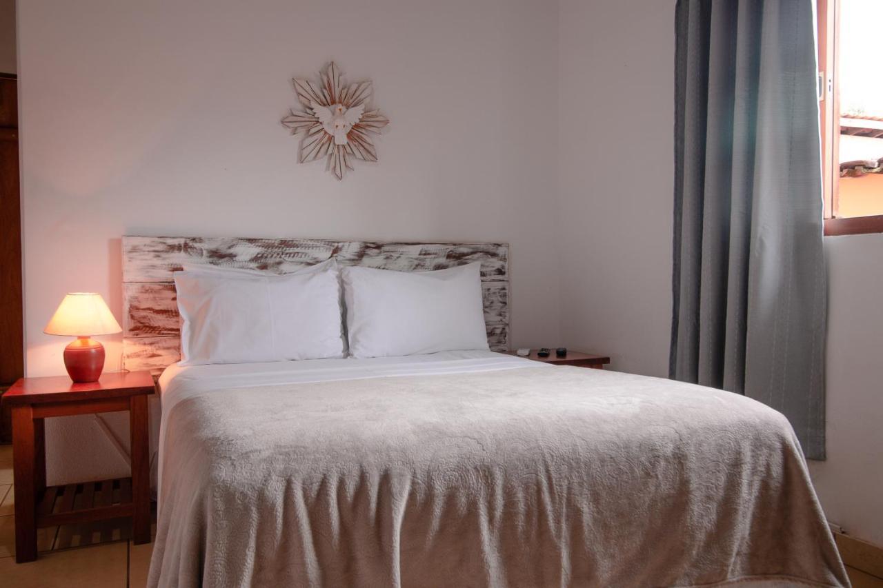 Pouse No Jardim Hotel ปิเรนนอโปลิส ภายนอก รูปภาพ